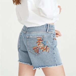 Embroidered Bird Denim Goldie Jean Short - Folklore New
DRIFTWOOD
